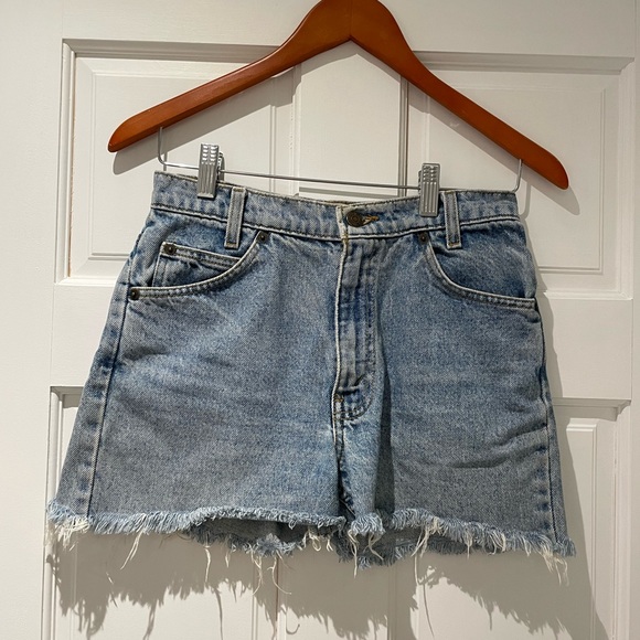 Levi’s Jean Short - Picture 3 of 5